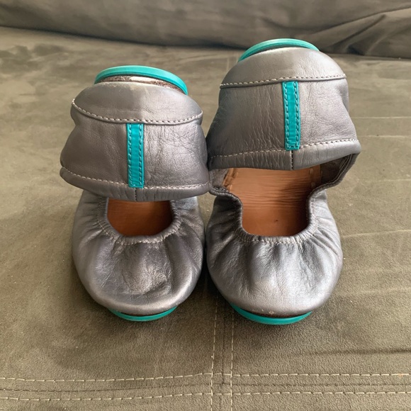 Metallic Pewter Tieks - Picture 2 of 9